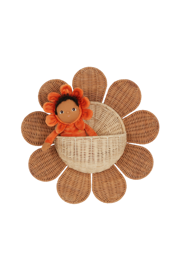 Rattan Daisy Wall Basket: Charming Wall Decor and Storage Solution