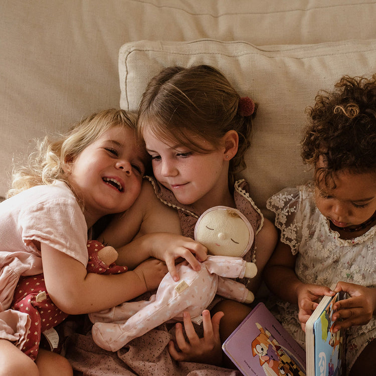 Dozy Dinkum Doll Blossom Lapin: Cozy Companion for Kids