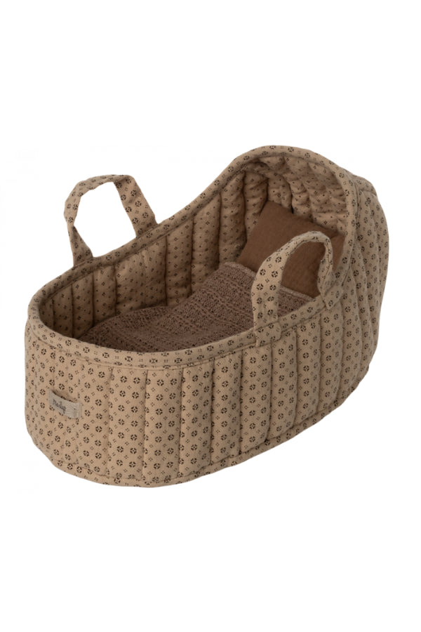 Maileg Carry Cot - Large Sand: Cozy and stylish accessory for Maileg toy enthusiasts