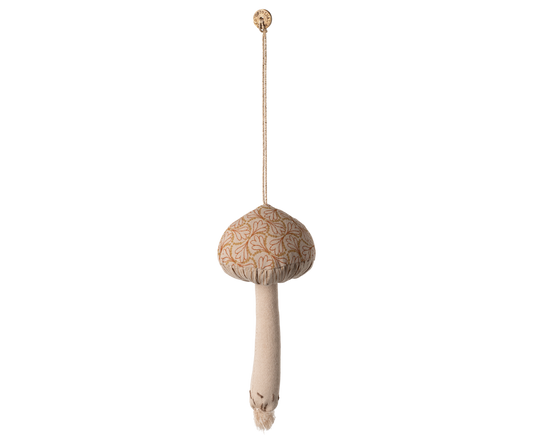 Mushroom ornament, Winter heart