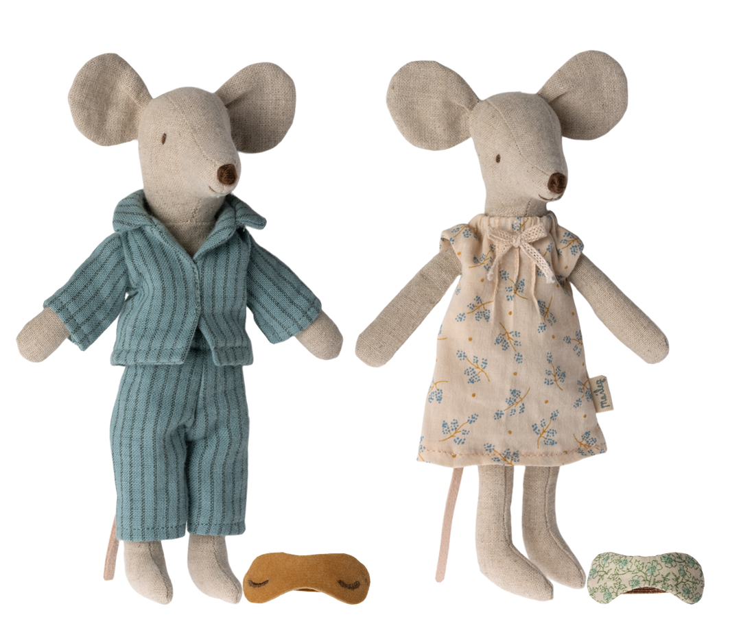 Mum & Dad Mice in Cigar Box