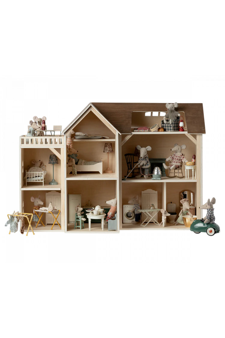 Delightful Maileg Mouse Hole Farmhouse: Ideal Dollhouse Escape