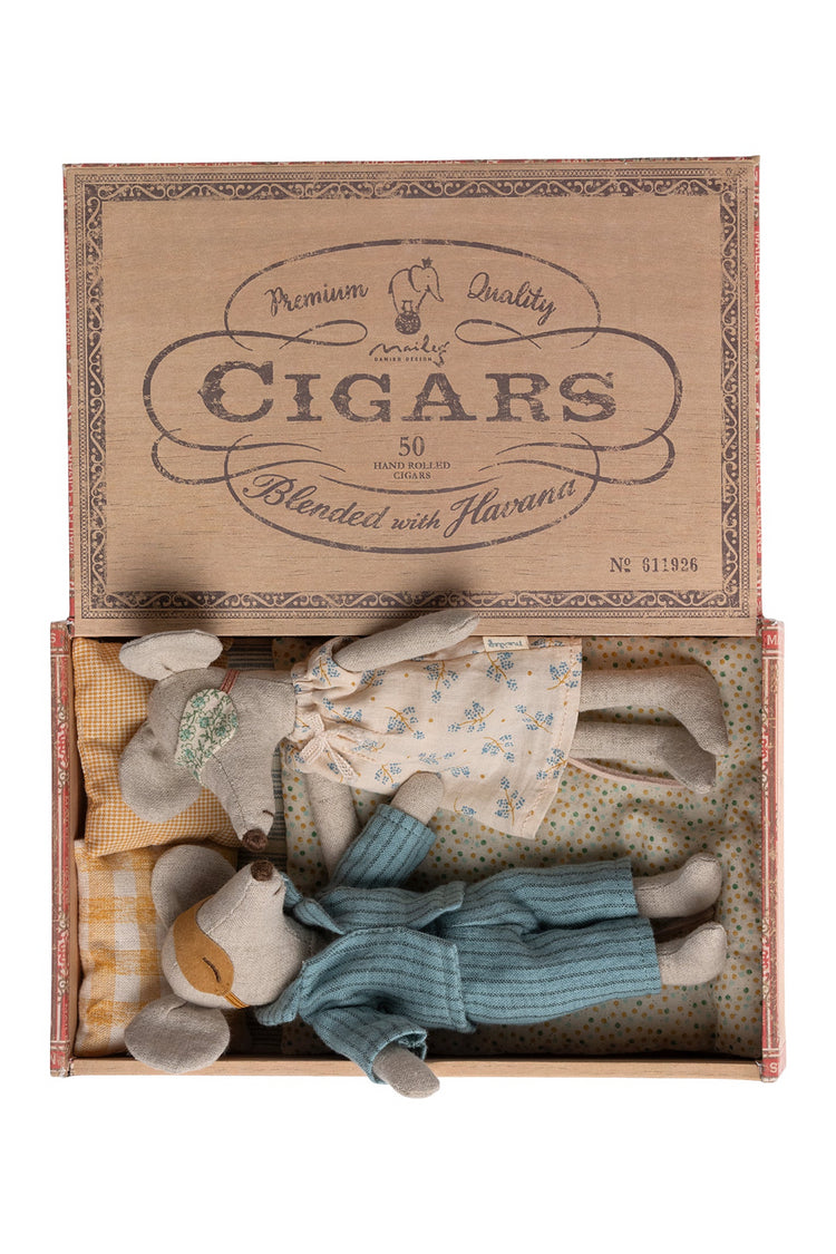 Adorable Maileg Mum & Dad Mice in Cigar Box: Perfect Dollhouse Pair