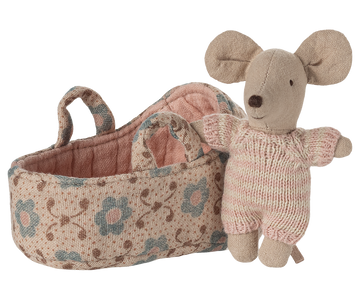 Baby mouse in carry cot - Rose