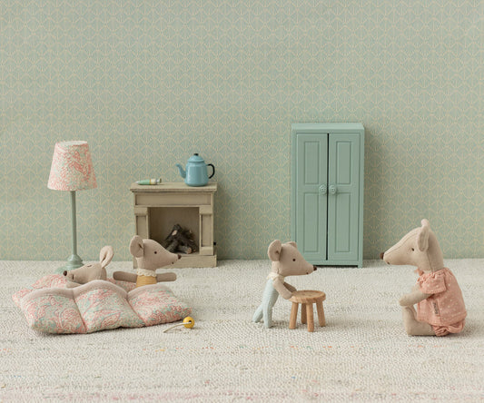 Triplets, Baby mice in matchbox