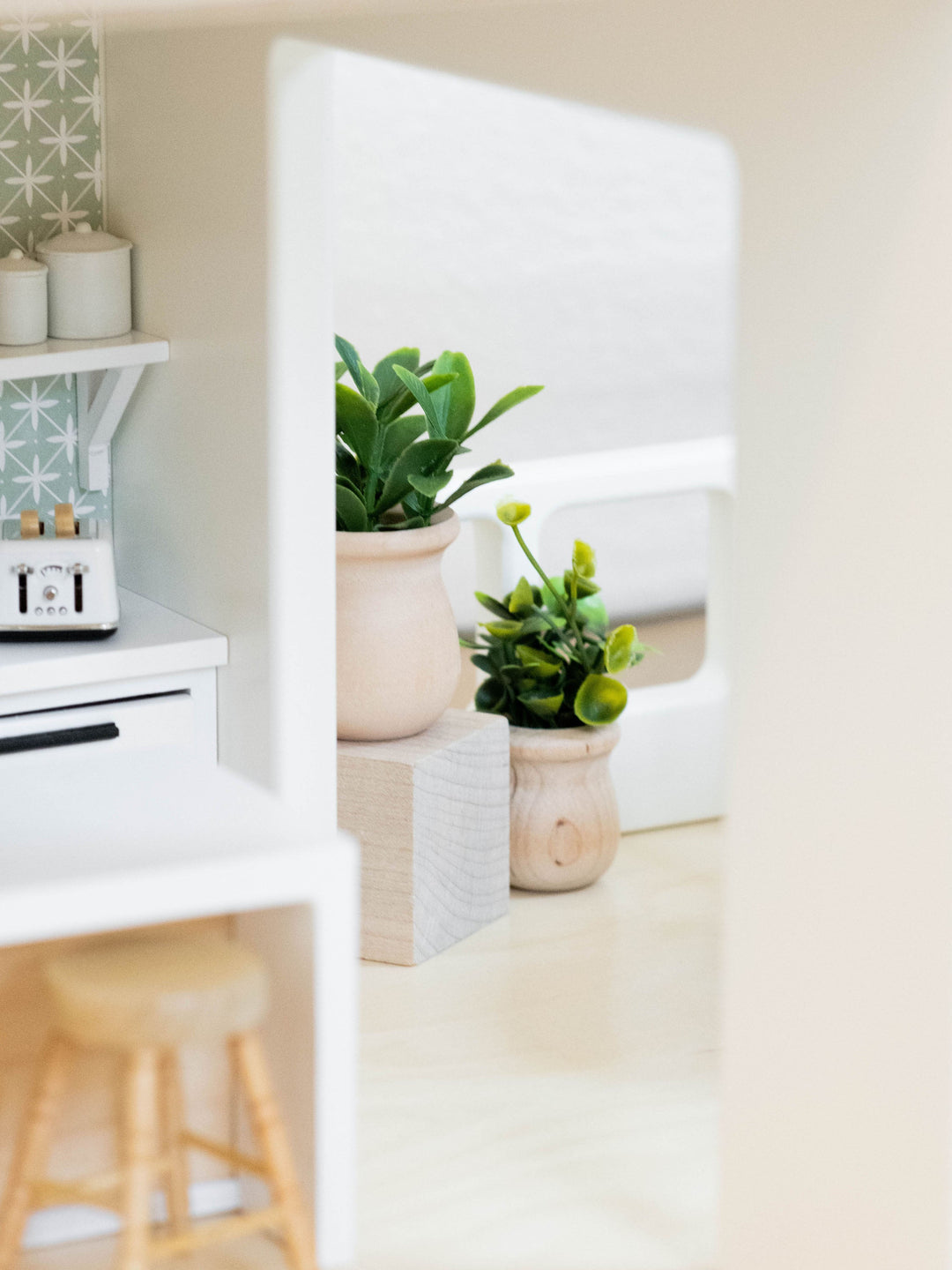 Cube Accent Table & Plant Stand | Natural Wood