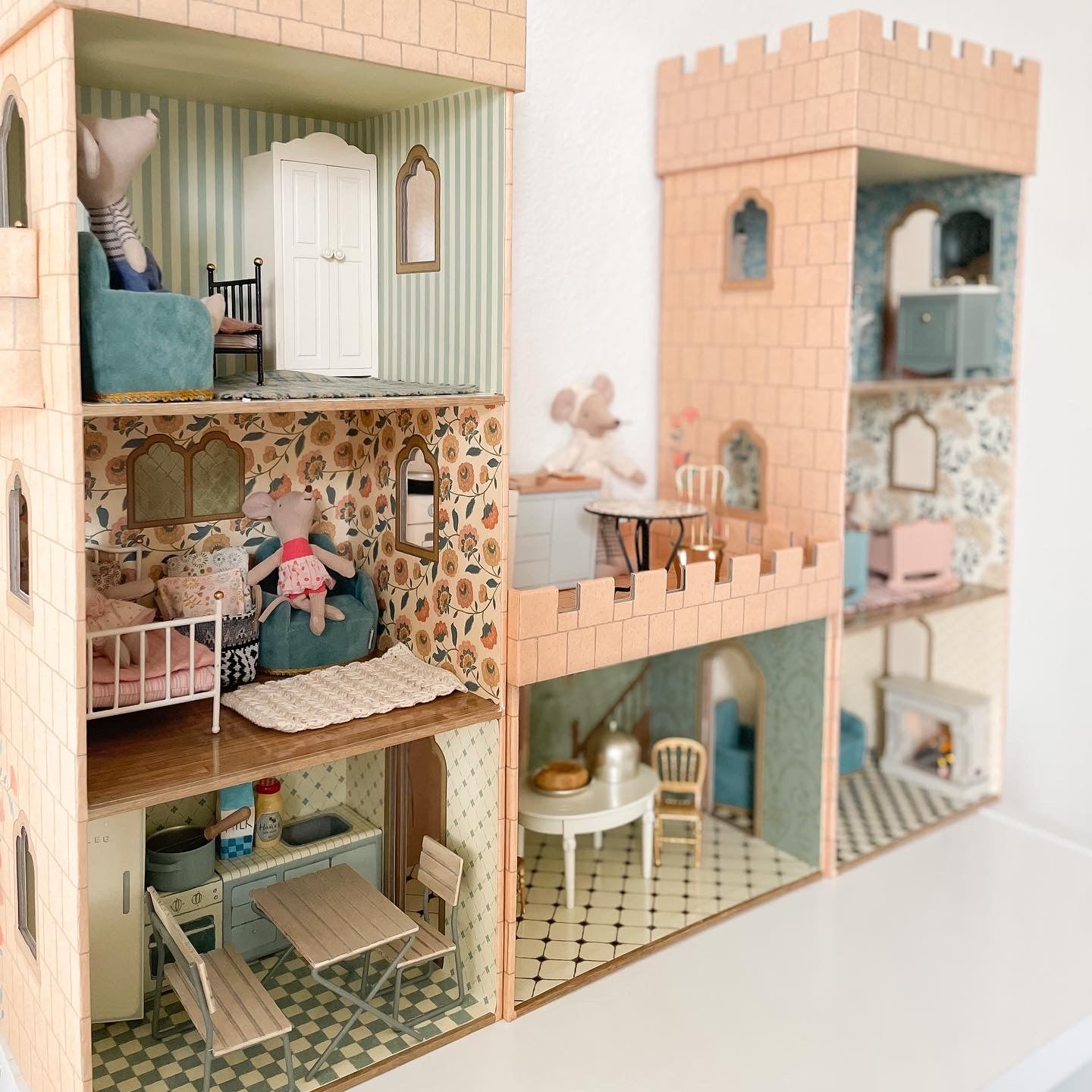 Mouse Castle with Kitchen: Enchanting Maileg Dollhouse Set – Allen Rose