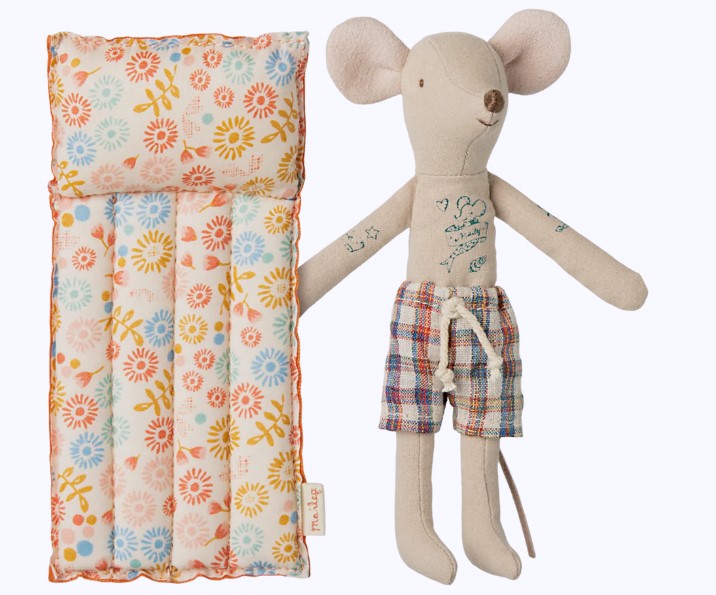 Beach mouse with air mattress, Dad - Flower (End of May Pre-Order)