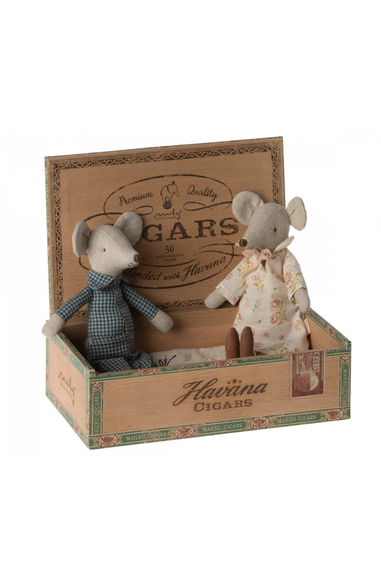 Charming Miniature Set: Maileg Grandma & Grandpa Mice in their cozy cigarbox