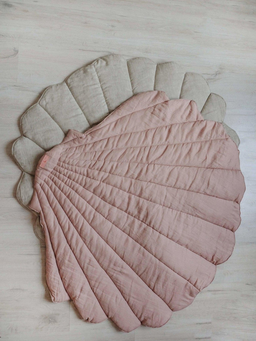 Linen “Powder Pink” Shell Mat
